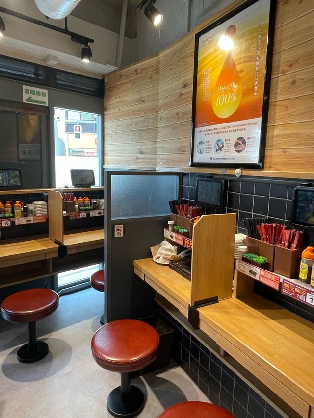 【ステーキ屋松国分寺店/東京都】手頃な価格のステーキとサラダ