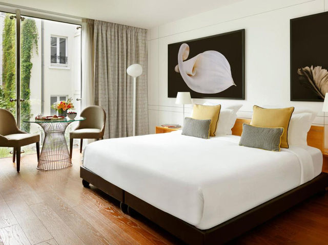 La Clef Tour Eiffel Paris by The Crest Collection 