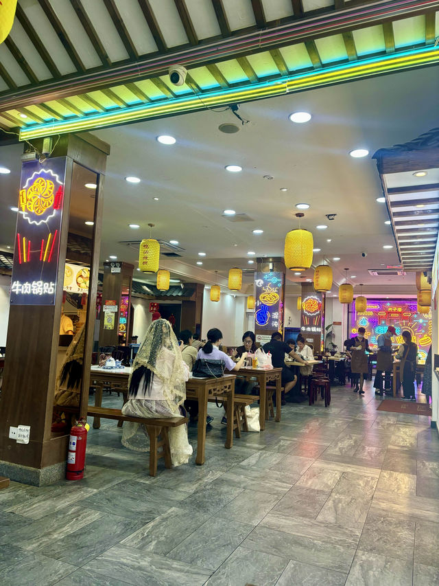 【南京】老張興小吃城：品嘗南京地道小吃的一站式體驗
