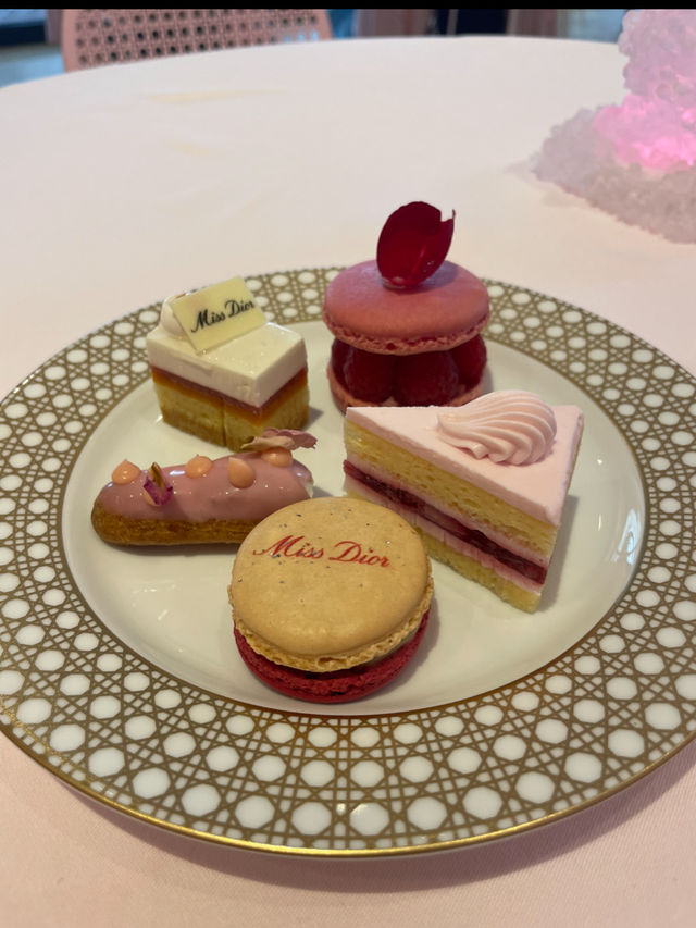 無料なの⁉️話題のMISS DIOR展覧会💗ある女性の物語