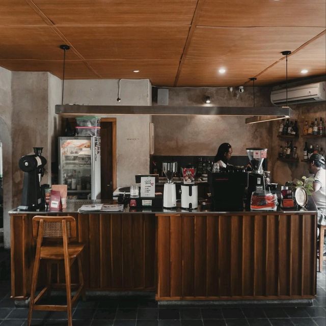 OETAMA COFFEE | COFFEE SHOP WITH TAMANSARI VIBE IN YOGYAKARTA