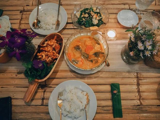 ดินเนอร์มื้อเย็นแสนโรแมนติก@ระนอง