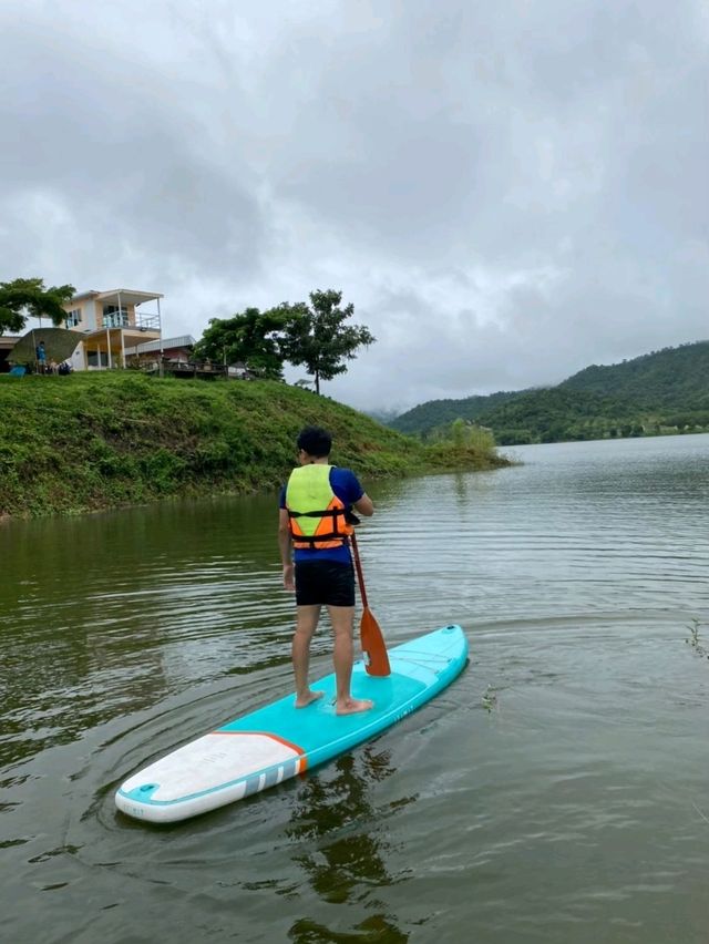 พายเรือ ทะเลสาบแถวราชบุรี