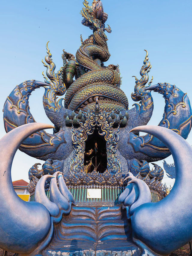 วัดร่องเสือเต้น วัดสีน้ำเงินแห่งเดียวในเชียงราย