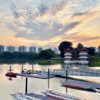 Explore Dragon Boat Adventures near Singapore’s Jurong Lake!