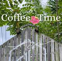 คาเฟ่แบบสโลว์บาร์ Go Back Home