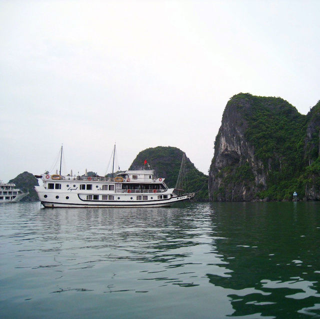 Where to find a scenic island view in Vietnam