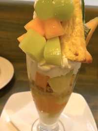 【北九州カフェ】夜まで開いてる嬉しいカフェ✨️季節のフルーツパフェがおいしい♡