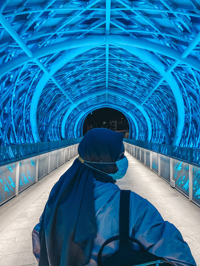 Connecting Cultures: The Iconic Saloma Link Bridge 🇲🇾