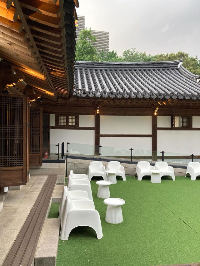 ソウル《東大入口駅》公園内にある韓屋造りのカフェ