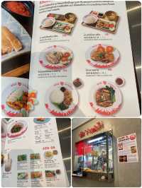 滋味海南雞飯之旅：探訪曼谷True Digital Park的美食寶藏 🍚🐔✨