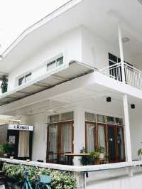 Knock Knock cafe and studio อารีย์ซอย 7 ดีเกินต้าน