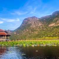 นั่งเรือชมวิวที่บึงบัวสามร้อยยอด🌿💦