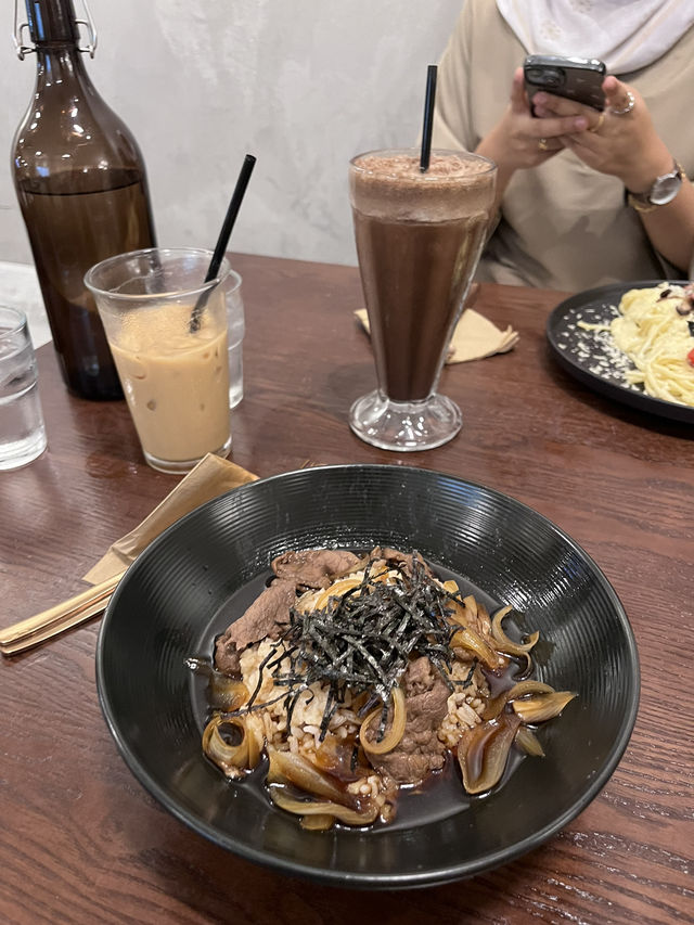 Short escape, cafe hunting at Randevu Coffee