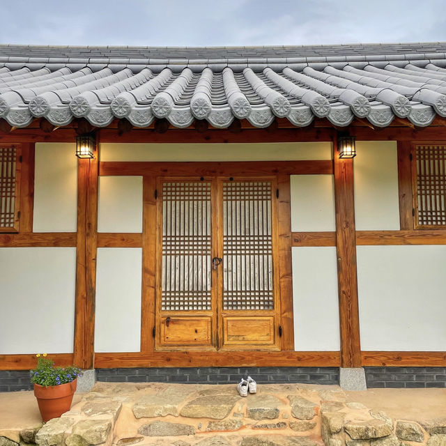 잔디밭+한옥 조합은 사랑이죠🧡
