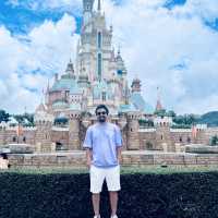 Exploring the Magic of Hong Kong Disneyland: A Day of Fun, Fantasy, and Adventure