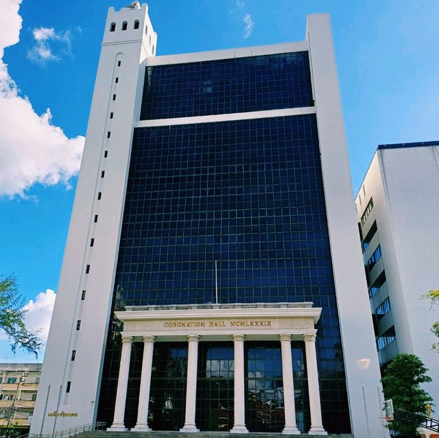 泰國曼谷最美歐式花園大學景點:易三仓大学，絕美泰式廟宇建築結合歐式綠洲花園，適合打卡拍照📸
