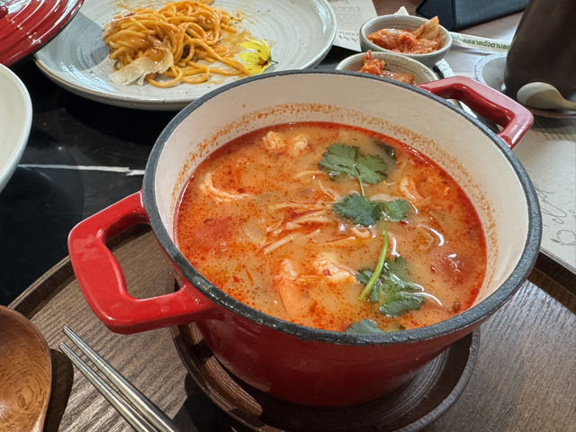 布吉網紅咖啡店， 共享工作空間 ，畫廊，餐廳集合於一身