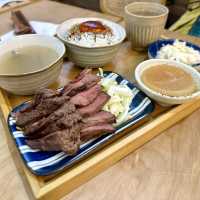 慢煮日式洋食．親民溫馨小店