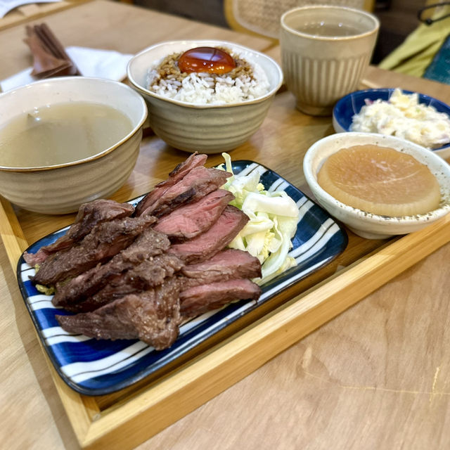 慢煮日式洋食．親民溫馨小店