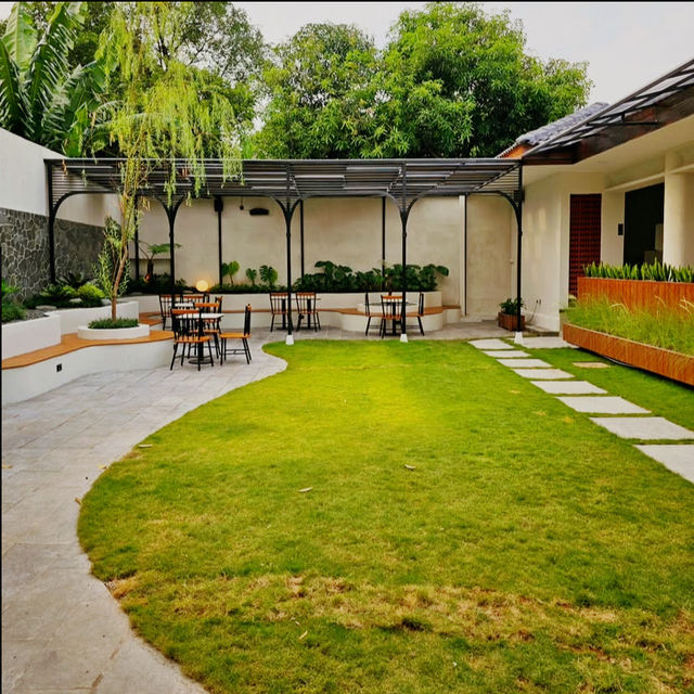 Discover Tranquility at La Trobe Coffee