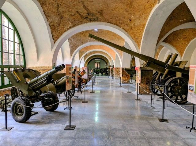除了海軍博物館，當然亦有西班牙陸軍博物館