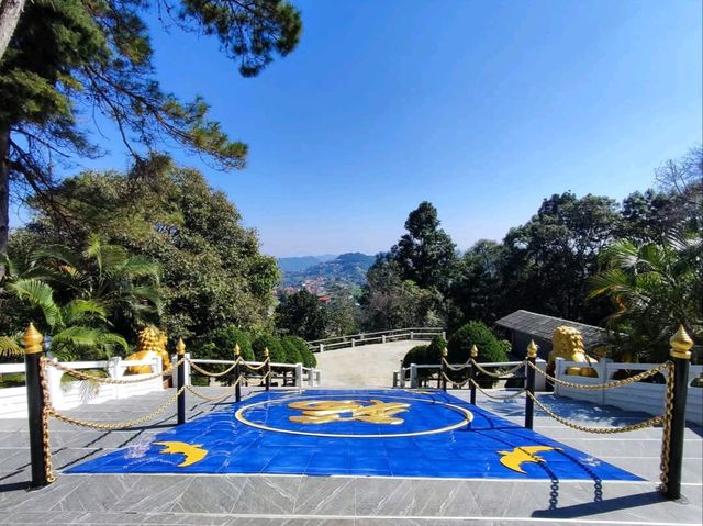สถานที่เพื่อรำลึกบุคคลสำคัญ ของหมู่บ้านสันติคีรี