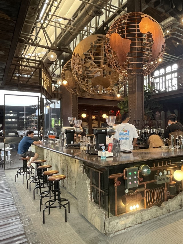 曼谷探店｜工業風廢墟咖啡店｜全國冠軍咖啡