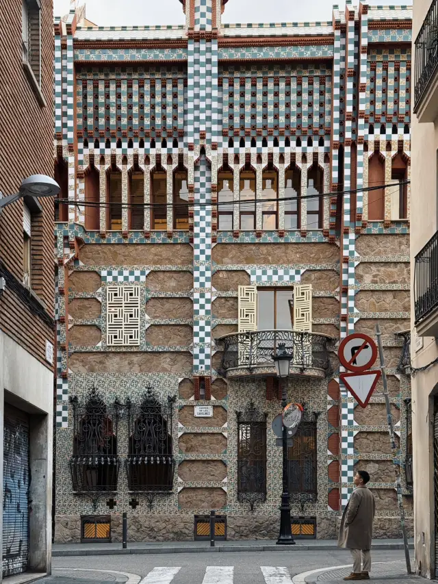 Some people said Barcelona is boring, what you say?