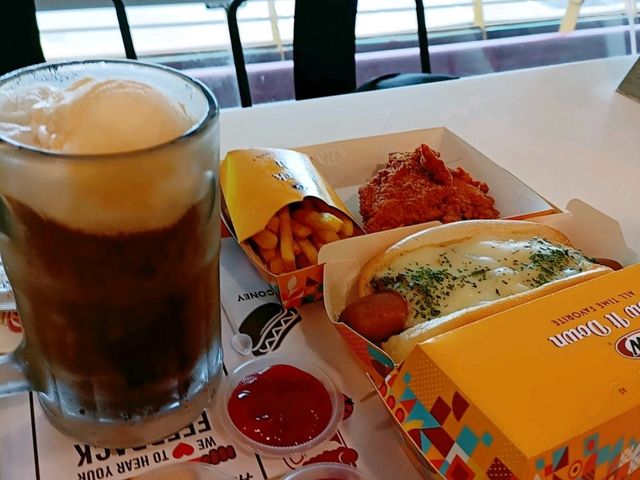 What To EAT when rest At RNR Ayer Keroh : A&W