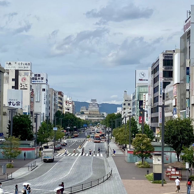 【兵庫県】駅すぐに姫路城現る
