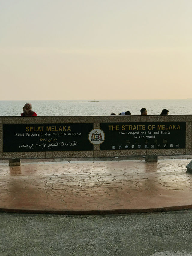 A Magical Evening at Melaka Straits Mosque