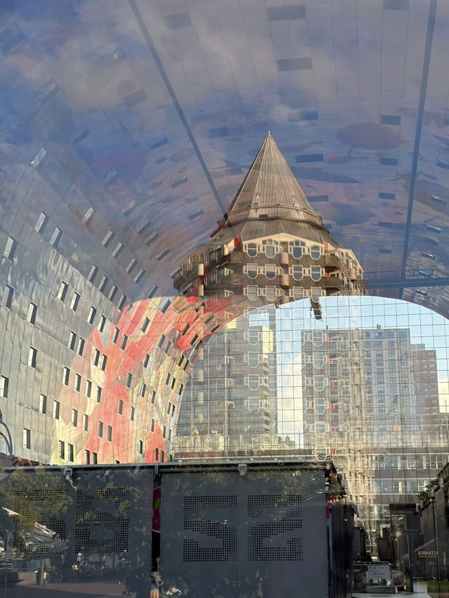 A Striking Architectural Journey Through Rotterdam 