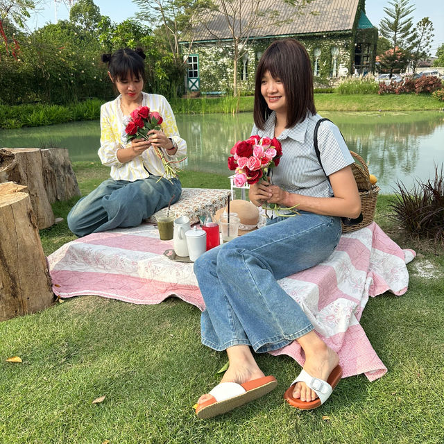 คาเฟ่ไม่ลับ ใน นนทบุรี