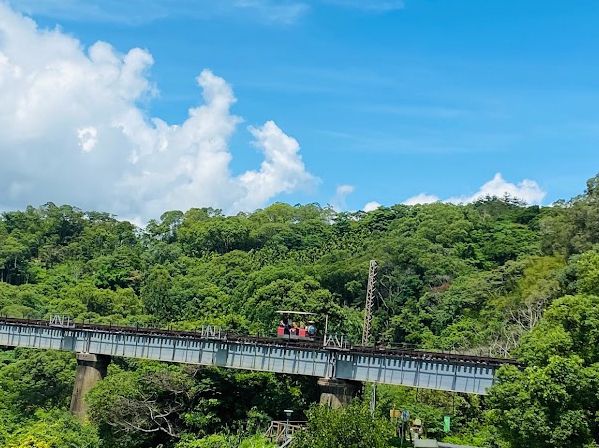 🚂 重遊童年回憶！順遊龍騰斷橋，感受歷史之美 🌉