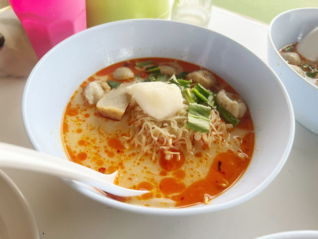 ร้านก๋วยเตี๋ยวปลาโนนทอง