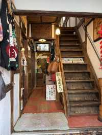 【北九州カフェ】猫が天井を歩く!?知る人ぞ知るレトロな喫茶店☕️