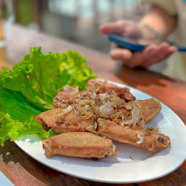 ริมตลิ่งคาเฟ่ อยุธยา