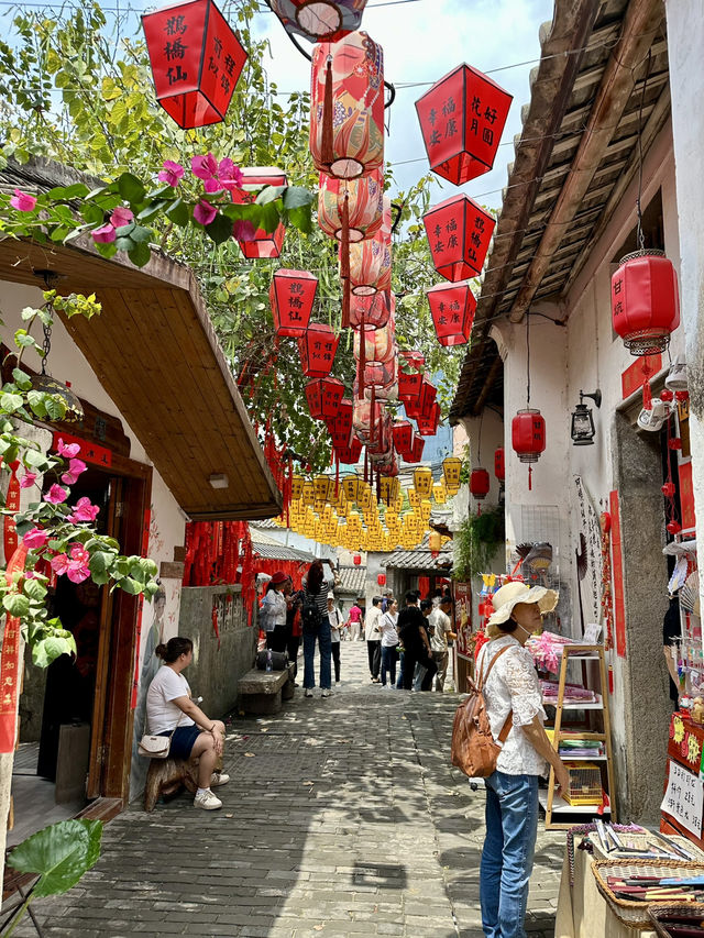 Time-Struck Lanterns: Discovering Shenzhen's Forgotten Hakka Gem