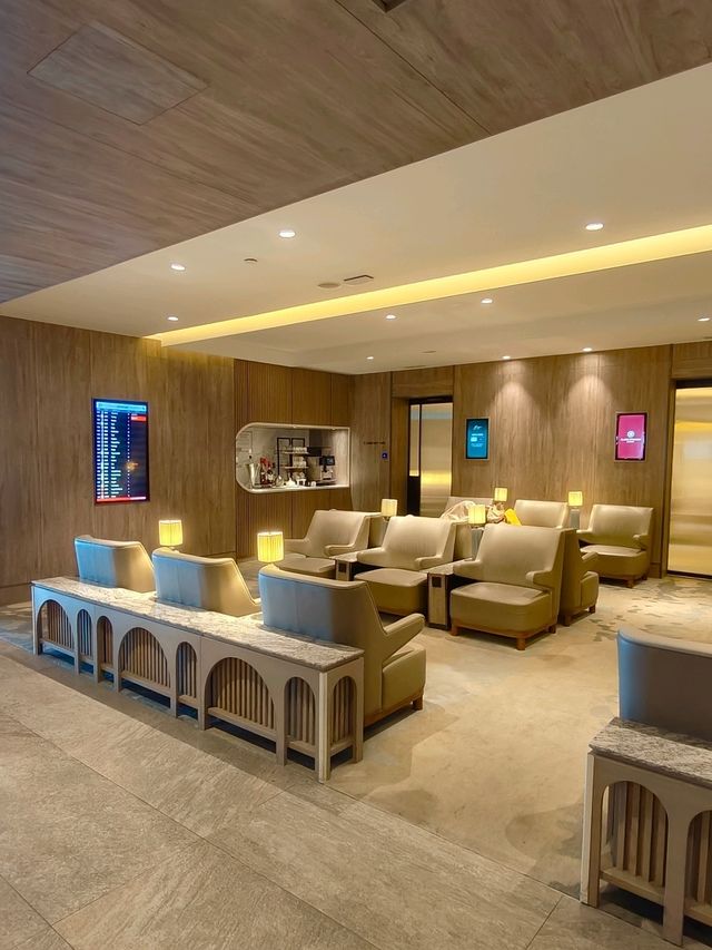 澳門機場環亞貴賓廳：您的旅程從舒適開始。(Plaza Premium Lounge)