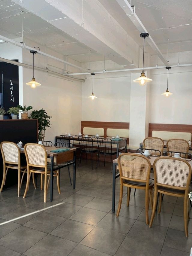 [🇰🇷安養] 平村学園街の和食処「토시토시」で楽しむ本格寿司とうどん