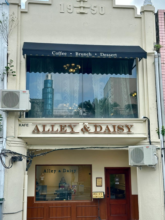 Alley & Daisy Café— European-inspired café