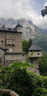 🏰 호헨베르펜 성(Hohenwerfen Castle) – 진짜 중세로 시간여행한 느낌