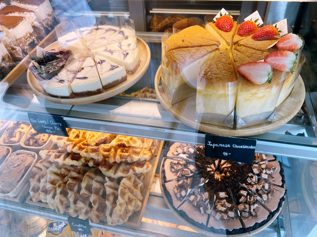 12cafe & bakery Ranong