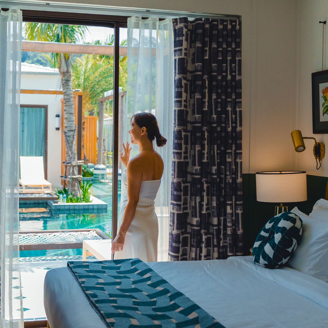 ที่พักสวยใกล้สนามบินภูเก็ต สระว่ายน้ำล้อมรอบ