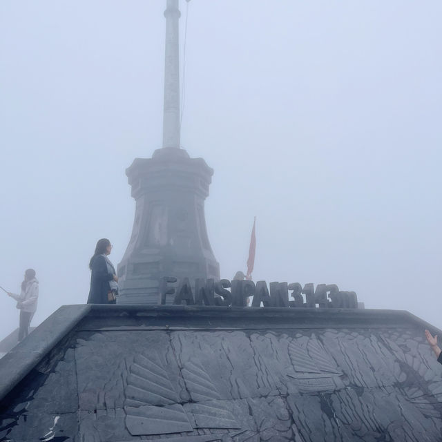 Misty Majesty: Fansipan