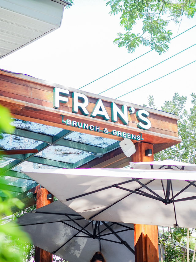 【バンコク】不動の大人気店‼︎閑静な住宅地に突如現れる素敵空間「Fran's」