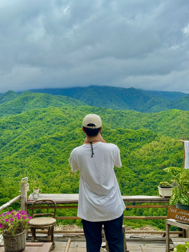 คาเฟ่ลับๆระหว่างทางที่เขาค้อ วิวสวยมาก 🍃🤍