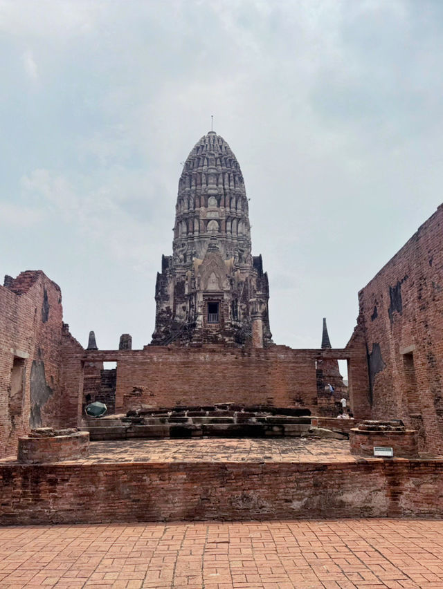 ✨ Discover Treasure : Wat Ratchaburana