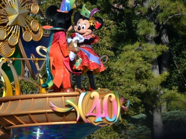 夢の国でミッキー＆ミニーに再会🎉40周年パレード！